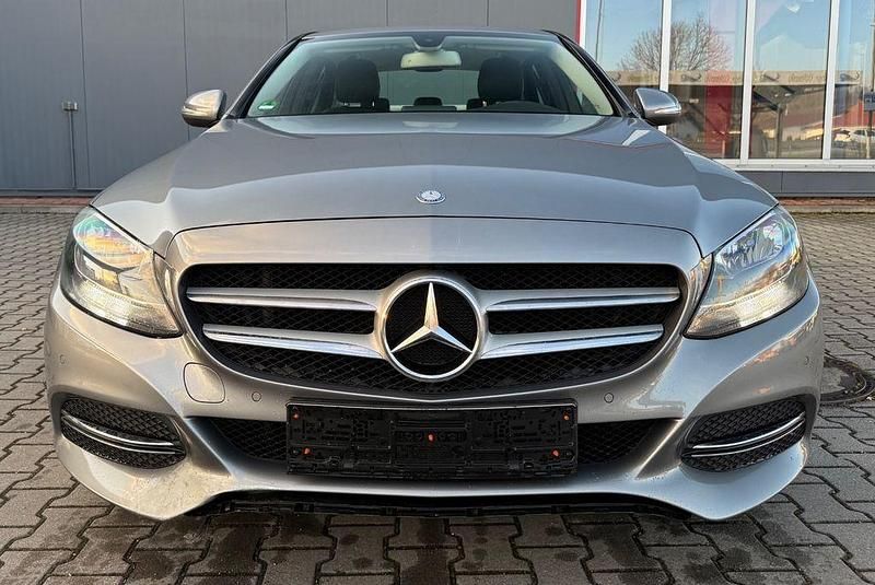 Gebraucht Mercedes C180 156 PS (114 kW) 2014 Silber Limousine