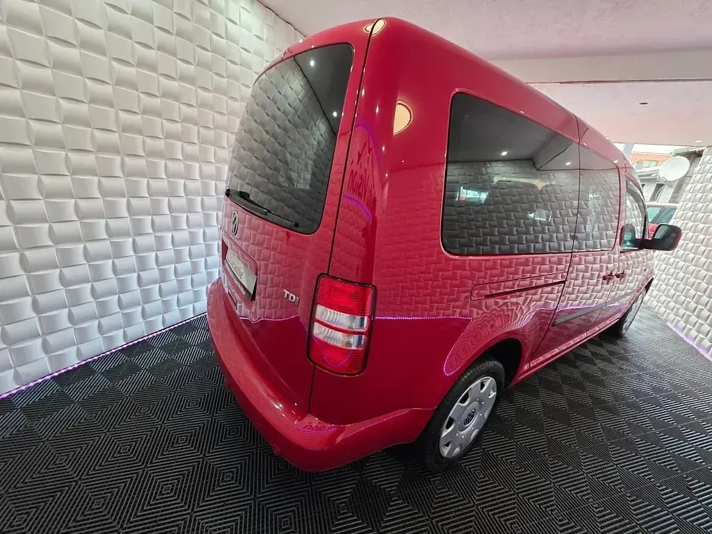 Gebraucht VW Caddy Maxi 102 PS (75 kW) 2011 Rot Van / Kleinbus