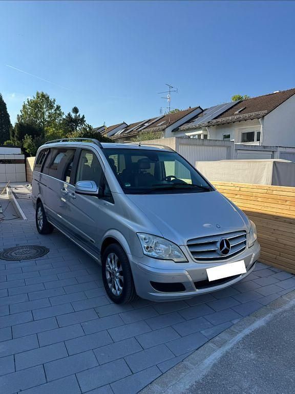 Silber Gebraucht 2011 Mercedes Viano Edition Van / Kleinbus | 15.900 € (Fairer Preis) - Bild 1/4
