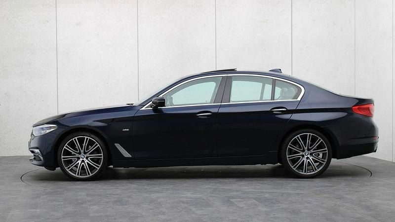 Gebraucht BMW 520 Luxury Line 184 PS (135 kW) 2018 Blau Limousine