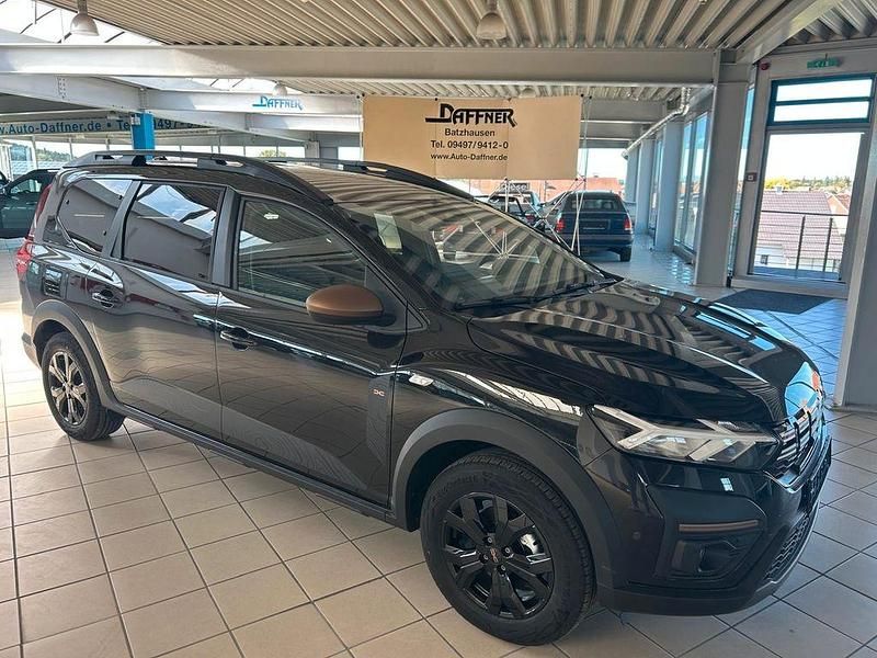 Gebraucht Dacia Jogger 141 PS (103 kW) 2025 Schwarz Van / Kleinbus