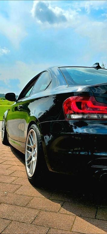 Gebraucht BMW 135 Performance 306 PS (225 kW) 2010 Schwarz Kleinwagen