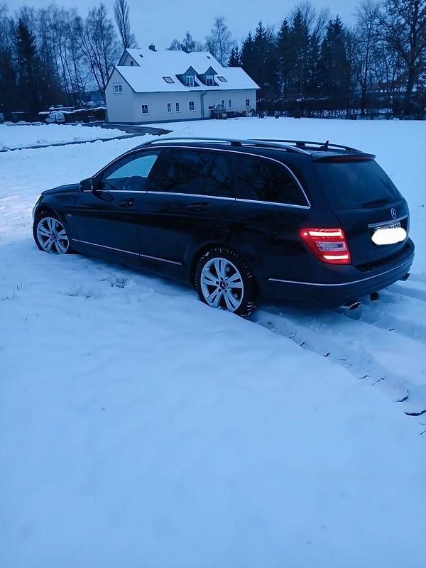 Gebraucht Mercedes C300 231 PS (169 kW) 2012 Schwarz Kombi
