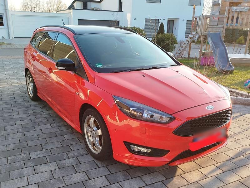 Gebraucht Ford Focus ST-Line 140 PS (102 kW) 2018 Rot Kombi