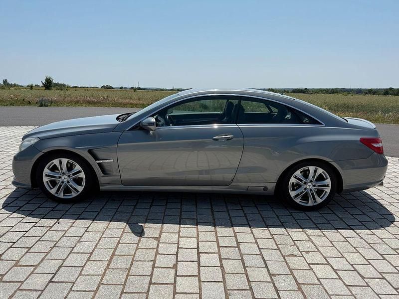 Gebraucht Mercedes E350 AMG line 292 PS (214 kW) 2009 Silber Coupé