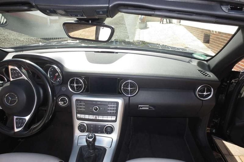 Gebraucht Mercedes SLC200 184 PS (135 kW) 2017 Schwarz Cabrio