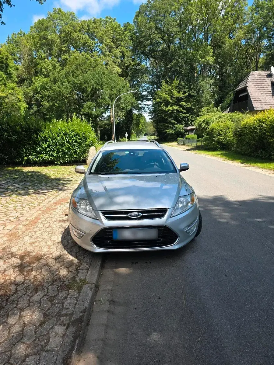 Gebraucht Ford Mondeo 140 PS (102 kW) 2012 Silber Kombi