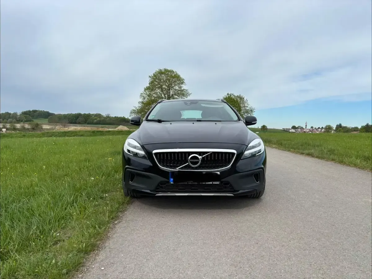 Gebraucht Volvo V40 CC 120 PS (88 kW) 2017 Schwarz Kombi