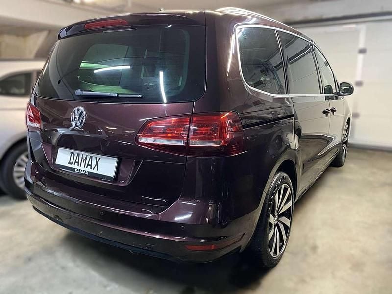 Gebraucht VW Sharan Highline 184 PS (135 kW) 2017 Crimson red metallic Van / Kleinbus