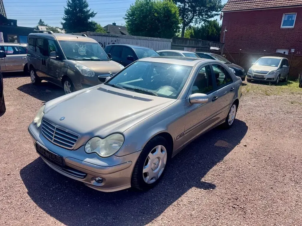 Gebraucht Mercedes C200 122 PS (89 kW) 2006 Silber Limousine