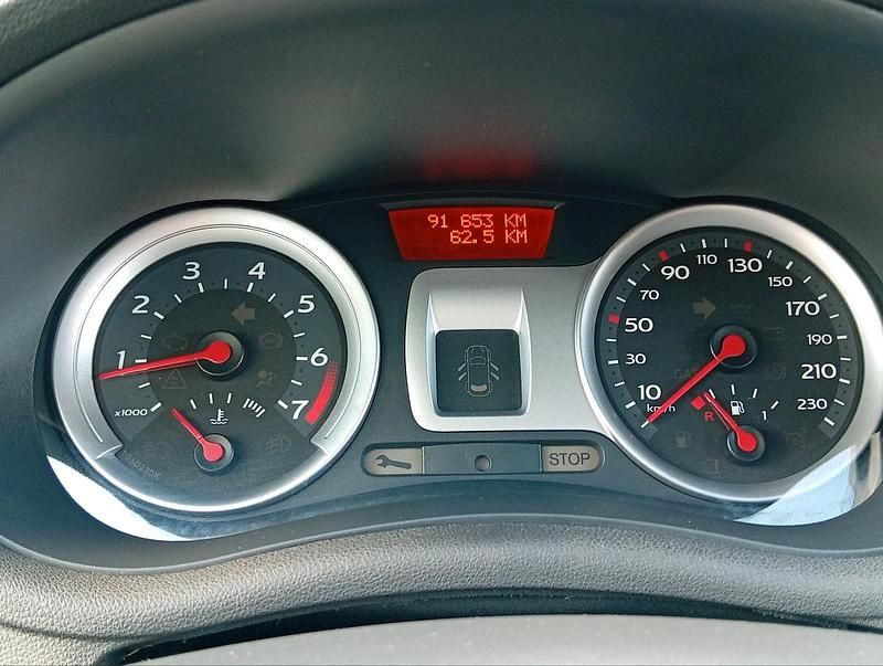 Gebraucht Renault Clio II 90 PS (66 kW) 2006 Grau Kleinwagen