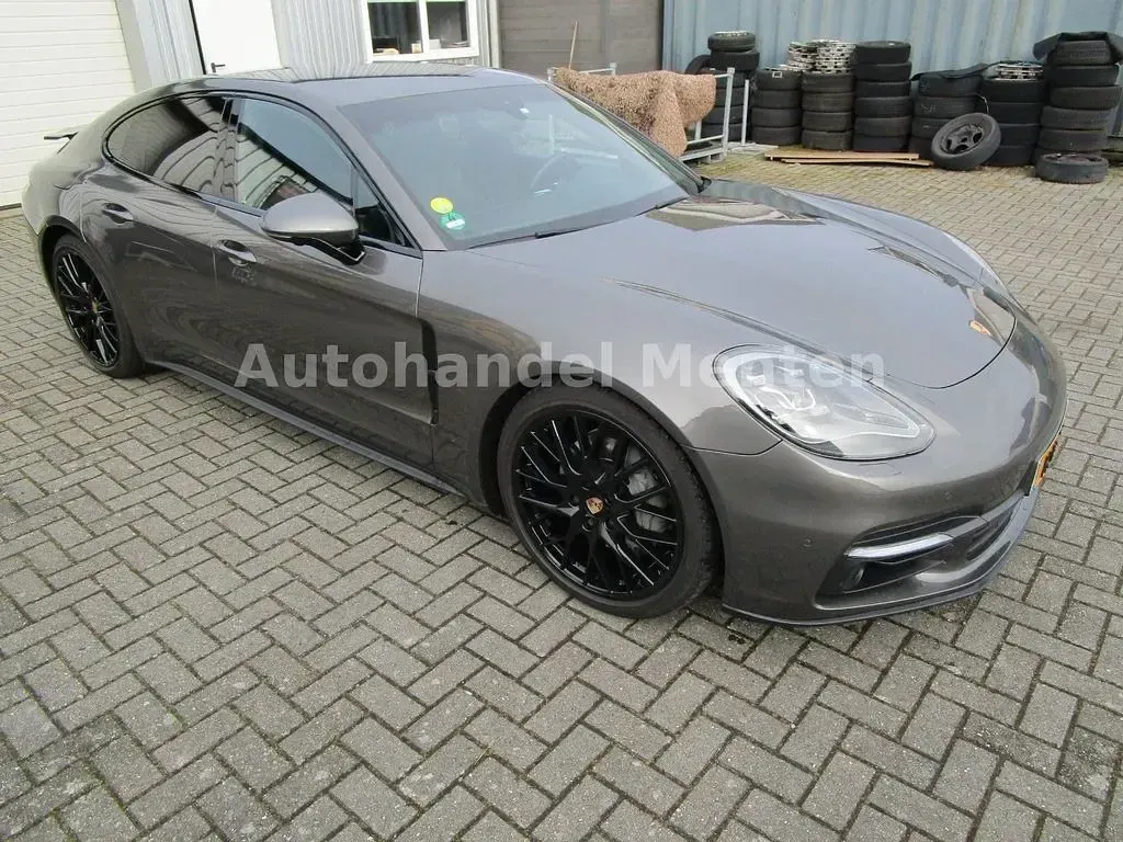Gebraucht Porsche Panamera 4S Diesel Chrono 421 PS (309 kW) 2017 Grau Kleinwagen