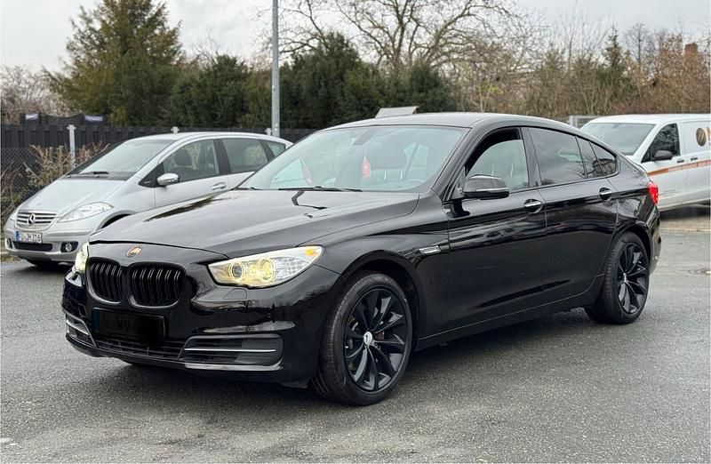 Schwarz Gebraucht 2015 BMW 520 Gran Turismo Luxury Line Limousine | 11.990 € (Guter Preis) - Bild 1/4