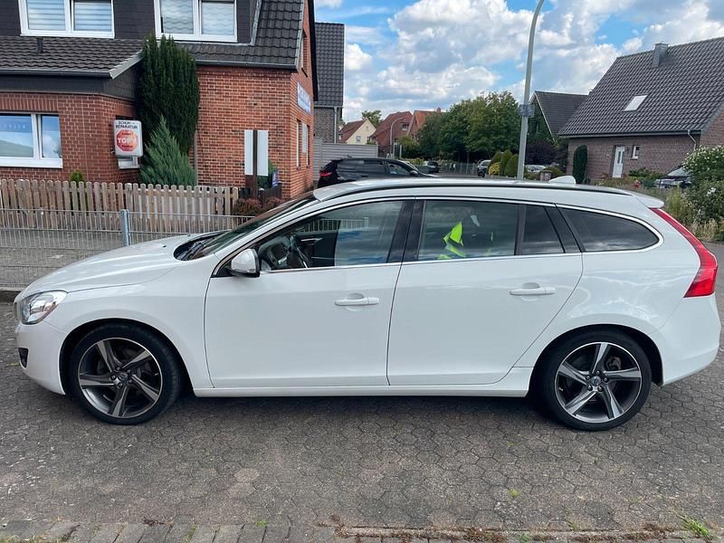 Gebraucht Volvo V60 Kinetic 163 PS (119 kW) 2011 Weiß Kombi