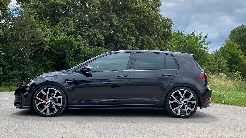 Second-hand VW Golf VII GTI 230 CP (169 kW) 2017 Negru Berlinǎ
