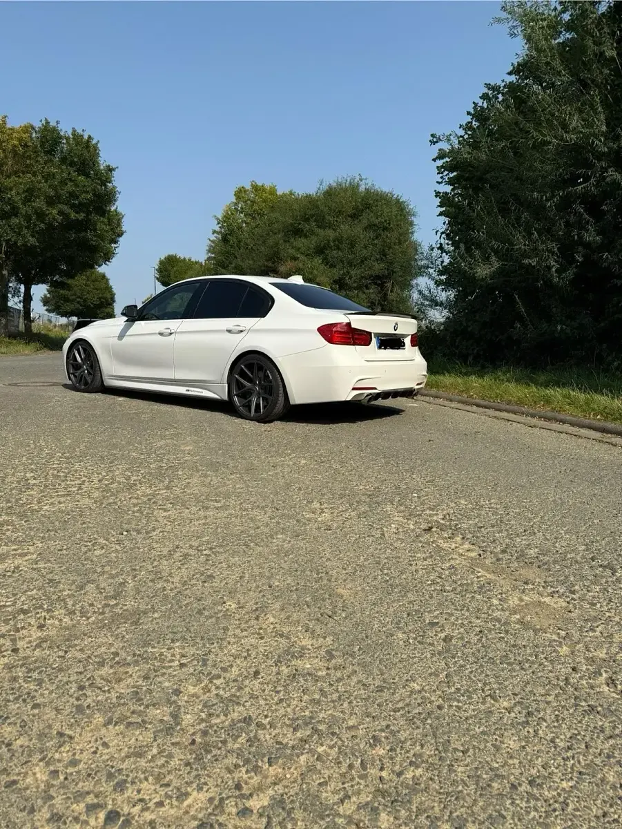 Gebraucht BMW 335 306 PS (225 kW) 2015 Weiß Limousine