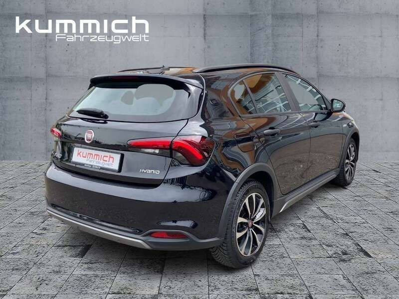 Gebraucht Fiat Tipo Cross 131 PS (96 kW) 2023 Cinema schwarz (schwarz) Limousine