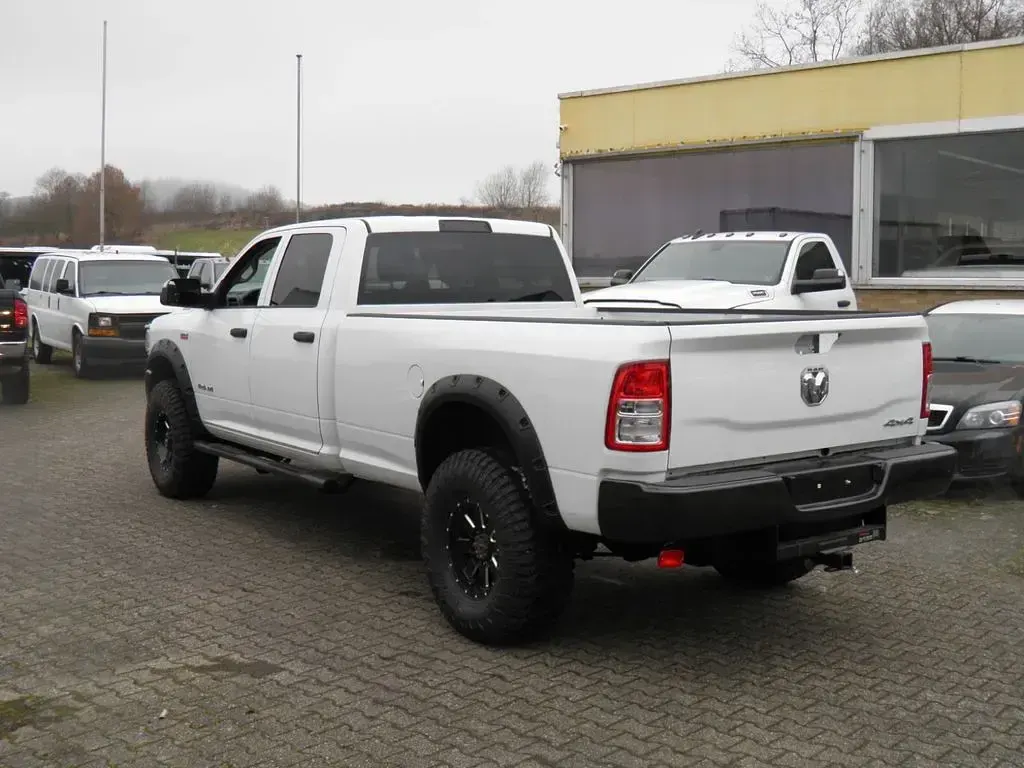 Second-hand Dodge Ram 408 CP (300 kW) 2024 Alb Pickup