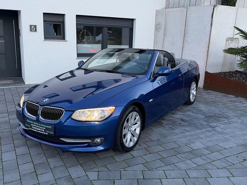 Blau Gebraucht 2010 BMW 330 Cabriolet Comfort Edition Cabrio | 15.799 € (Fairer Preis) - Bild 1/4