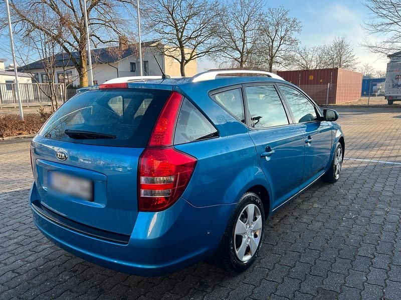 Gebraucht Kia Ceed 104 PS (76 kW) 2012 Blau Kleinwagen