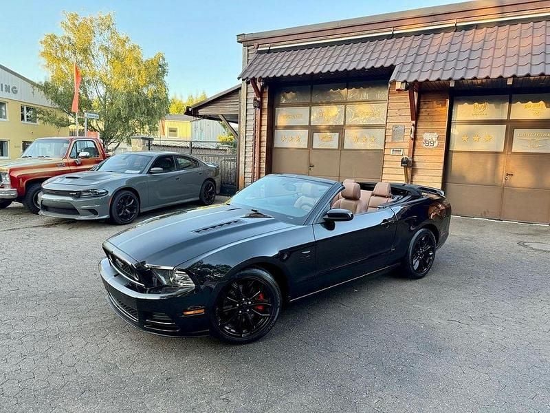 Schwarz Gebraucht 2013 Ford V8 Coupé | 29.900 € - Bild 1/4