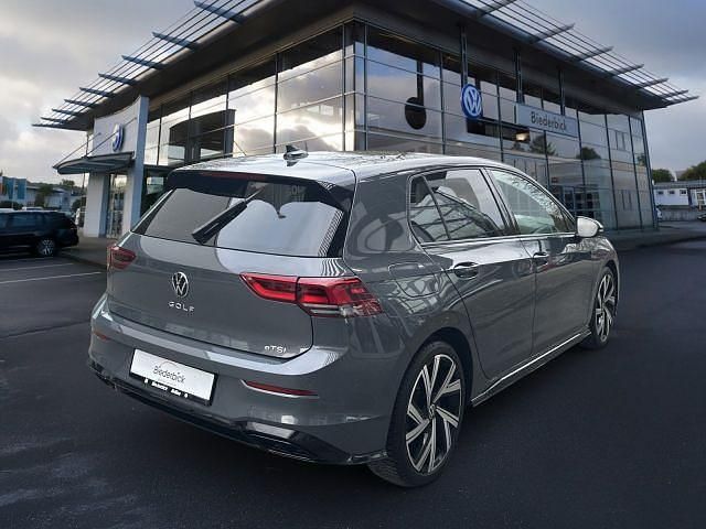 Gebraucht VW Golf VIII R-line 150 PS (110 kW) 2023 Delphingrau (metallic) Limousine