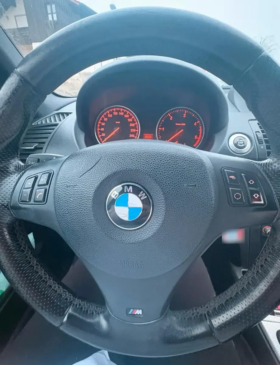 Gebraucht BMW 120 177 PS (130 kW) 2011 Schwarz Kleinwagen
