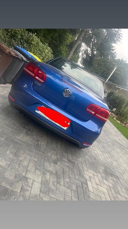 Blau Gebraucht 2013 VW Eos Cabrio | 6.000 € (Fairer Preis) - Bild 1/4