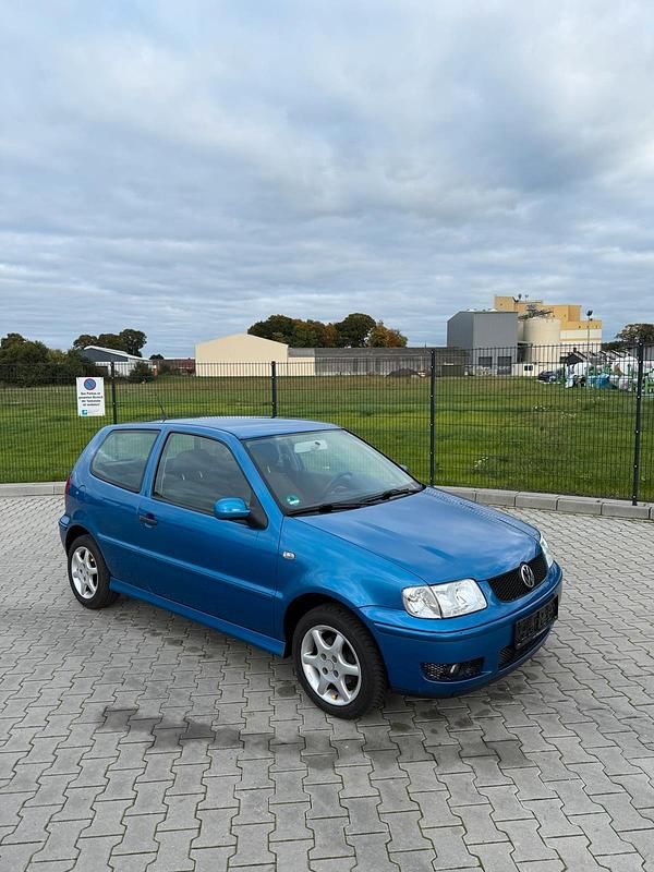 Blau Gebraucht 2000 VW Polo Kleinwagen | 1.399 € (Teuer) - Bild 1/4