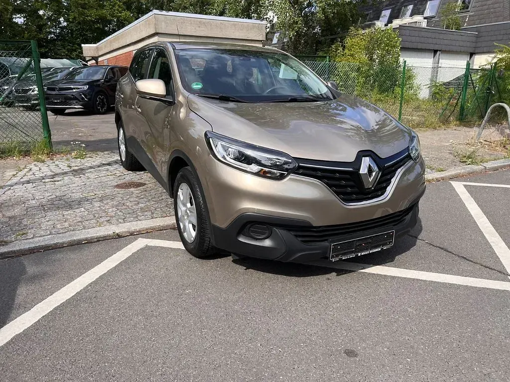 Gebraucht Renault Kadjar Life 140 PS (102 kW) 2019 Beige SUV