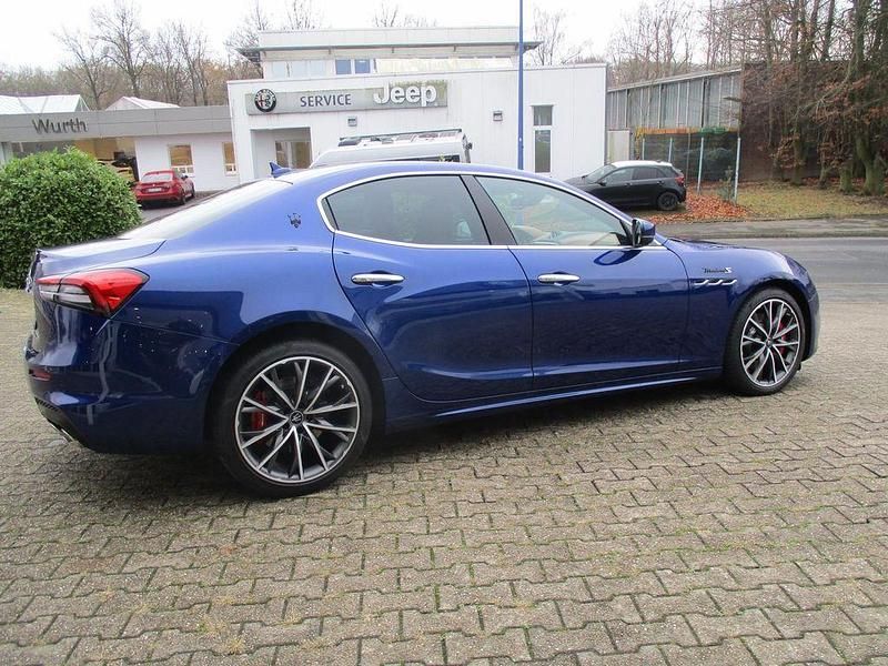 Gebraucht Maserati Ghibli 430 PS (316 kW) 2021 Blau Limousine