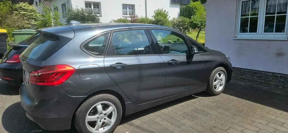 Second-hand BMW 214 95 CP (69 kW) 2016 Negru Break