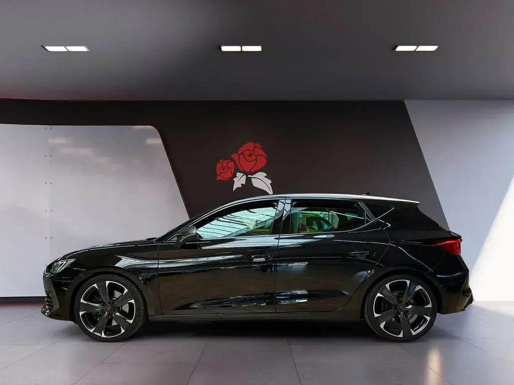 Gebraucht Cupra Leon VZ 300 PS (220 kW) 2022 Mitternachtsschwarz Limousine
