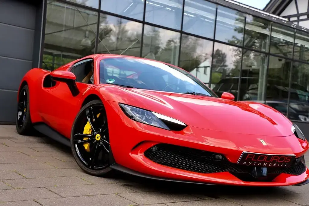 Gebraucht Ferrari 296 829 PS (609 kW) 2025 Rot Cabrio