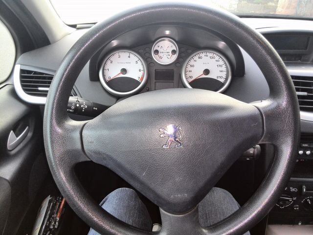 Gebraucht Peugeot 207 88 PS (64 kW) 2006 Silber Kleinwagen