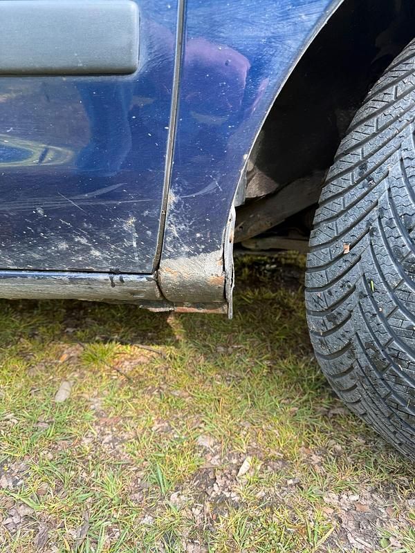 Second-hand VW Sharan 131 CP (96 kW) 2003 Albastru Monovolum