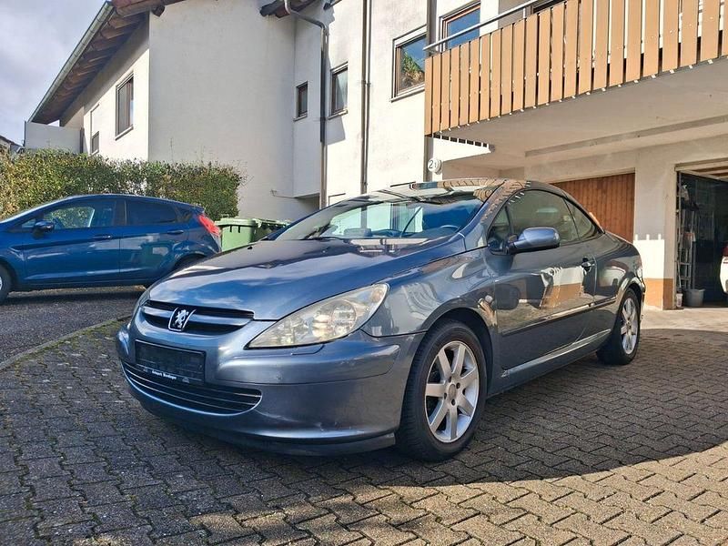 Grau Gebraucht 2004 Peugeot 307 CC Sport Cabrio | 2.390 € (Etwas zu teuer) - Bild 1/4