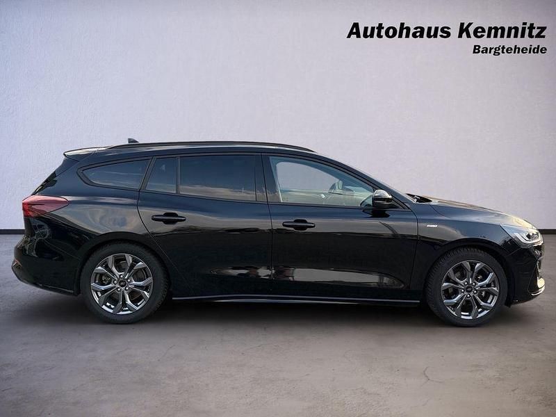 Gebraucht Ford Focus ST-Line 125 PS (91 kW) 2024 Schwarz Limousine