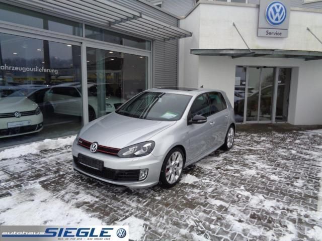 Silber metallic Gebraucht 2012 VW Golf VII Edition Limousine | 19.990 € (Teuer) - Bild 1/4