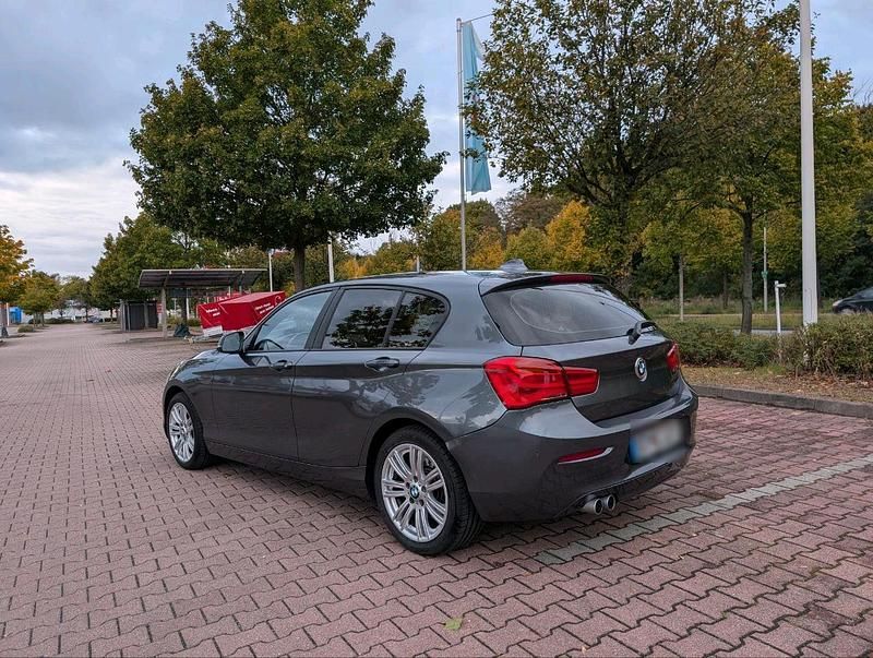 Gebraucht BMW 120 Advantage 190 PS (139 kW) 2015 Grau Kleinwagen