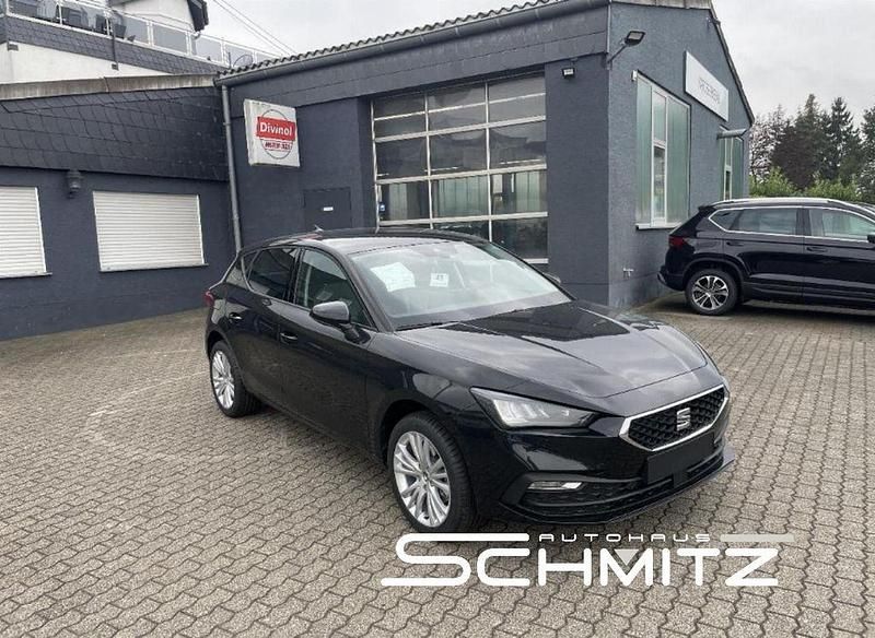 Neu Seat Leon Style 150 PS (110 kW) 2025 Schwarz Limousine