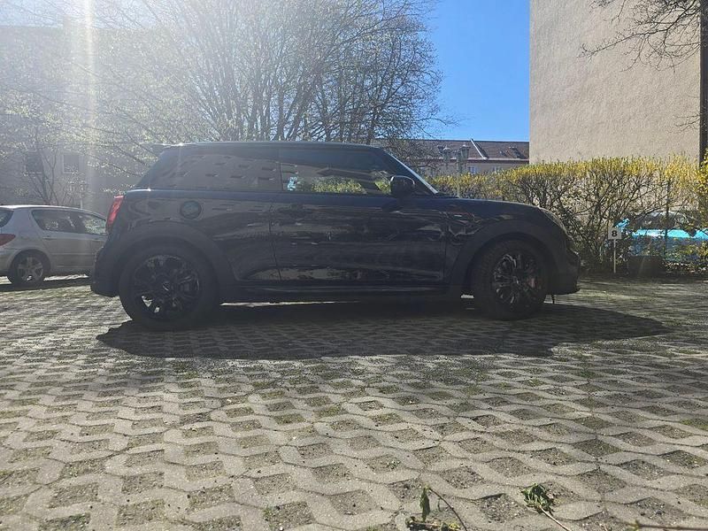 Gebraucht Mini John Cooper Works 231 PS (169 kW) 2023 Schwarz Kleinwagen
