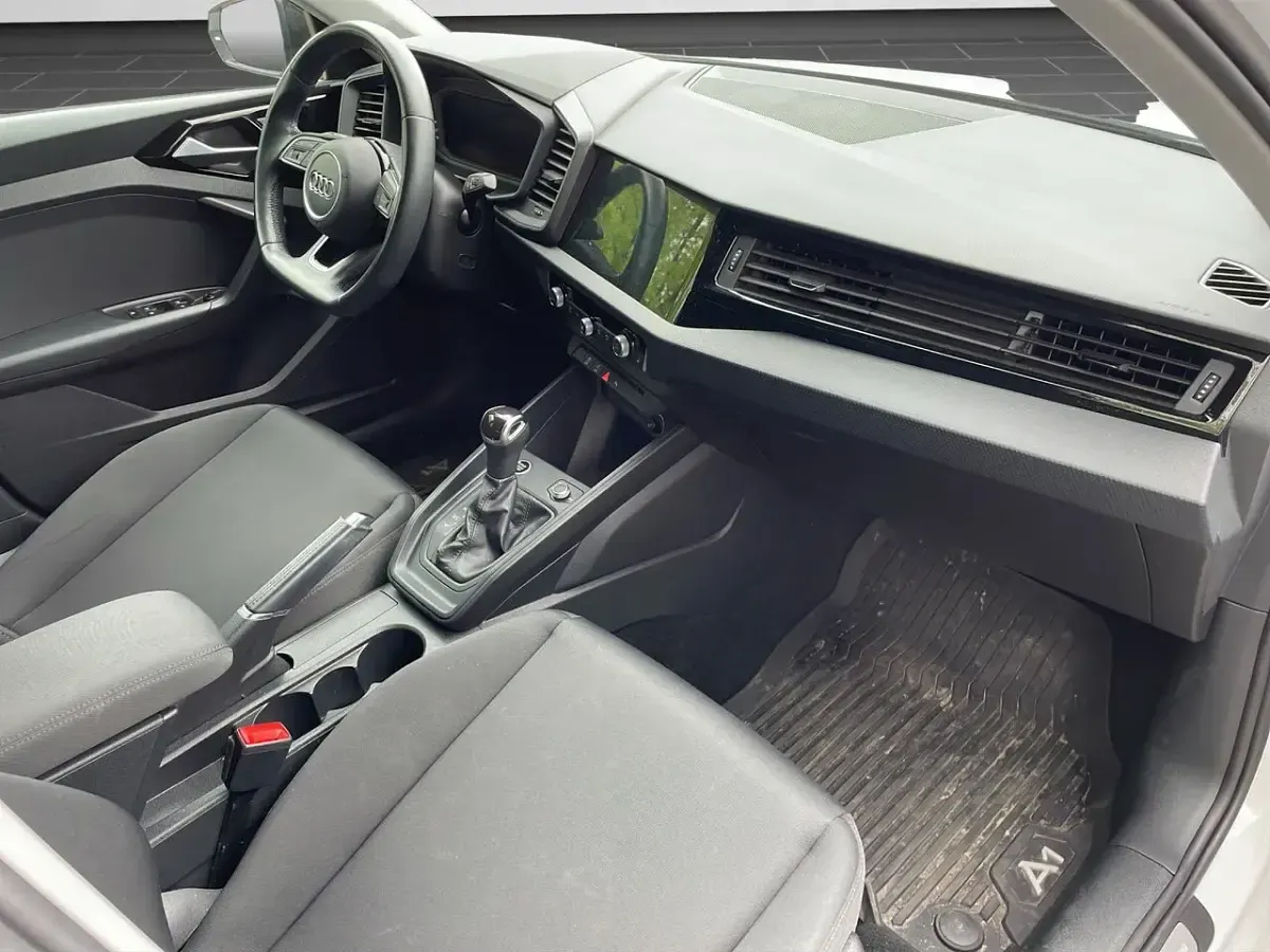 Gebraucht Audi A1 Advanced Plus 110 PS (80 kW) 2022 Gletscherweiß metallic (metallic) SUV