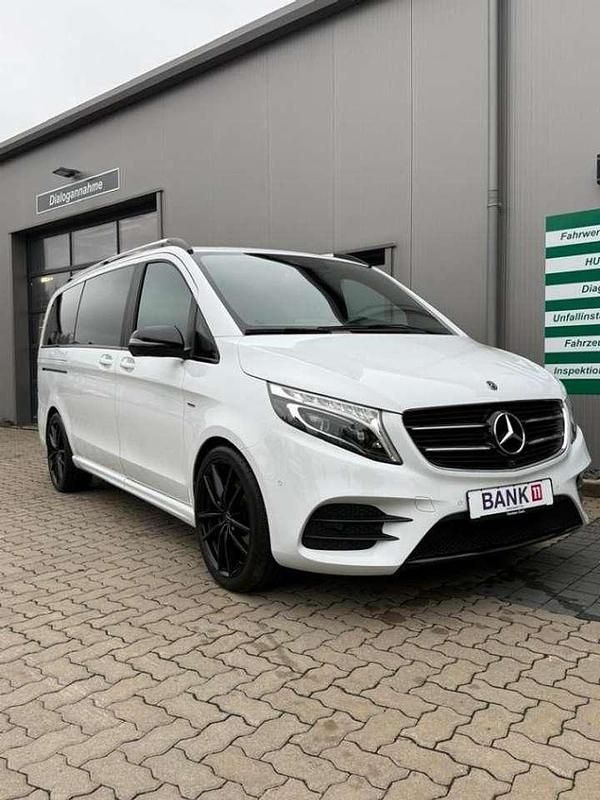 Bergkristallweiß metallic Gebraucht 2019 Mercedes V250 Avantgarde Edition Van / Kleinbus | 63.900 € - Bild 1/4