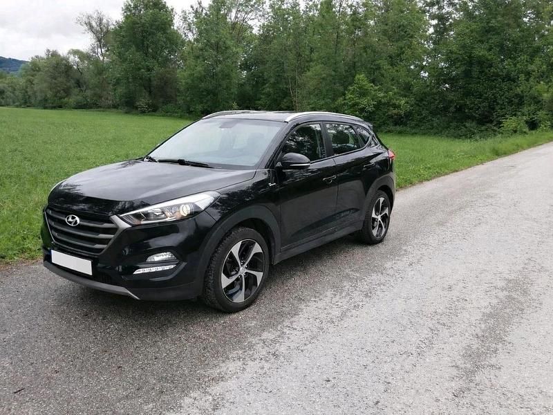 Gebraucht Hyundai Tucson Trend 177 PS (130 kW) 2017 Schwarz SUV