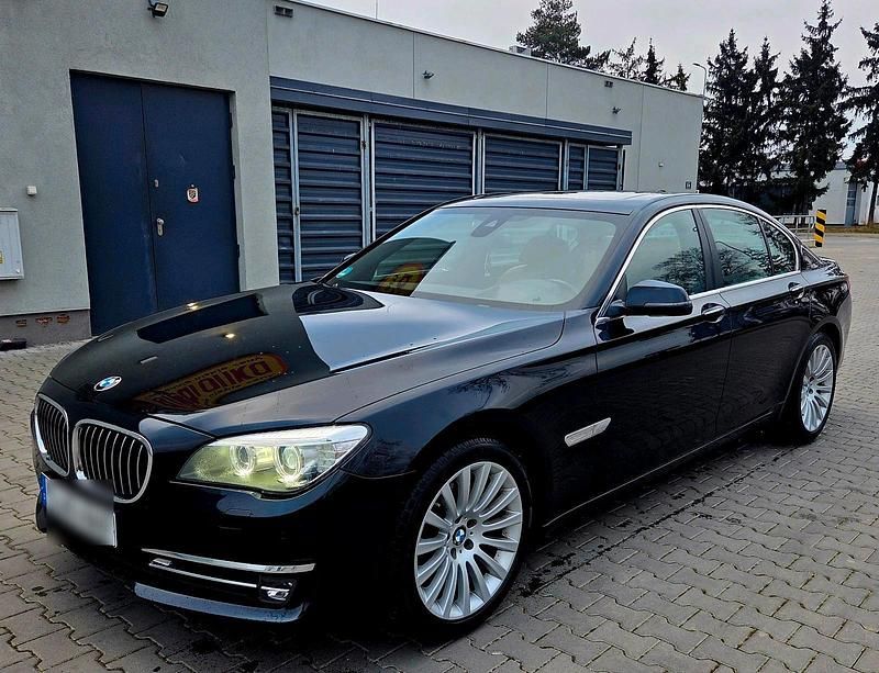 Schwarz Gebraucht 2014 BMW 730 Limousine | 21.000 € (Etwas zu teuer) - Bild 1/4