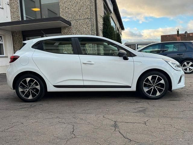 Gebraucht Renault Clio V Life 67 PS (49 kW) 2022 Kleinwagen