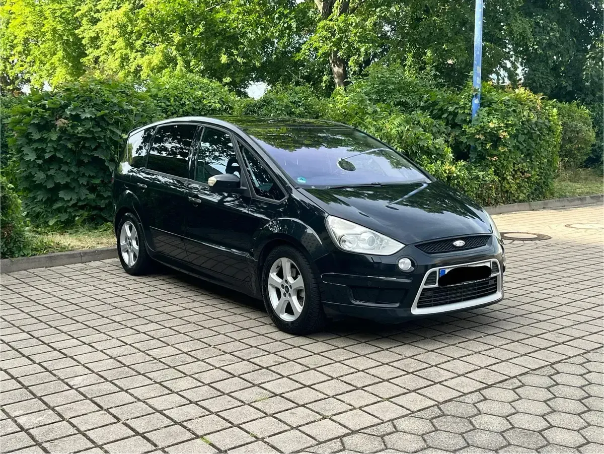 Gebraucht Ford S-MAX Titanium 179 PS (131 kW) 2010 Blau Van / Kleinbus