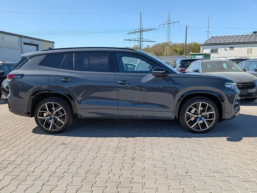 Gebraucht VW Tayron R-line 193 PS (141 kW) 2025 Grau SUV
