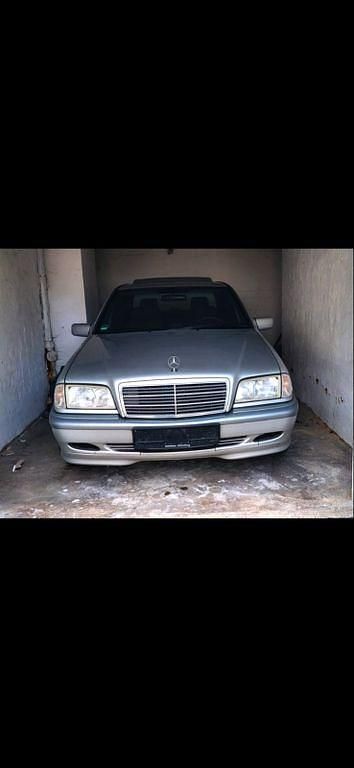 Gebraucht Mercedes C180 Classic 122 PS (89 kW) 1998 Silber Limousine